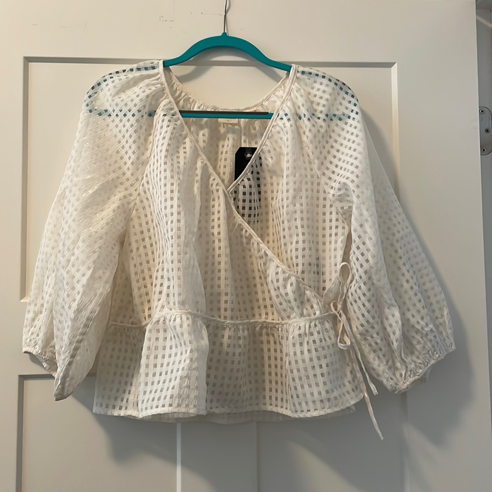 Levi’s lightweight wrap top